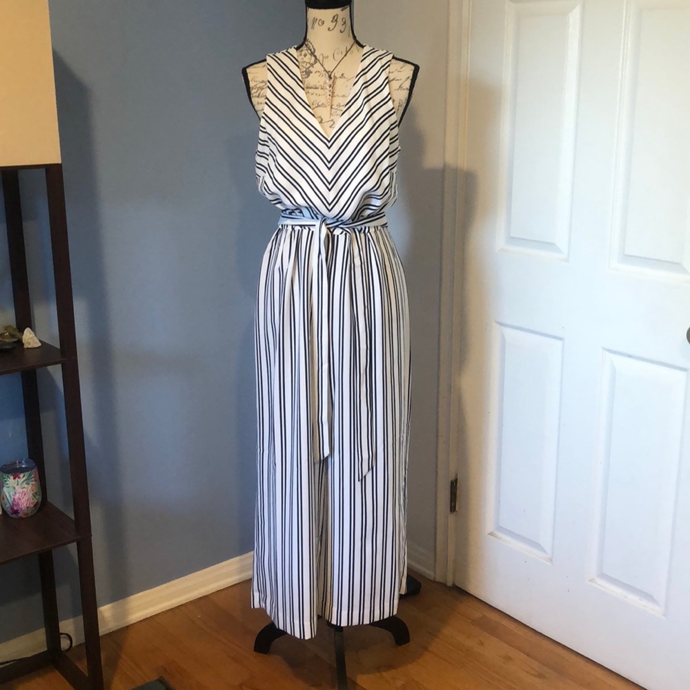 Cute striped pantsuit.